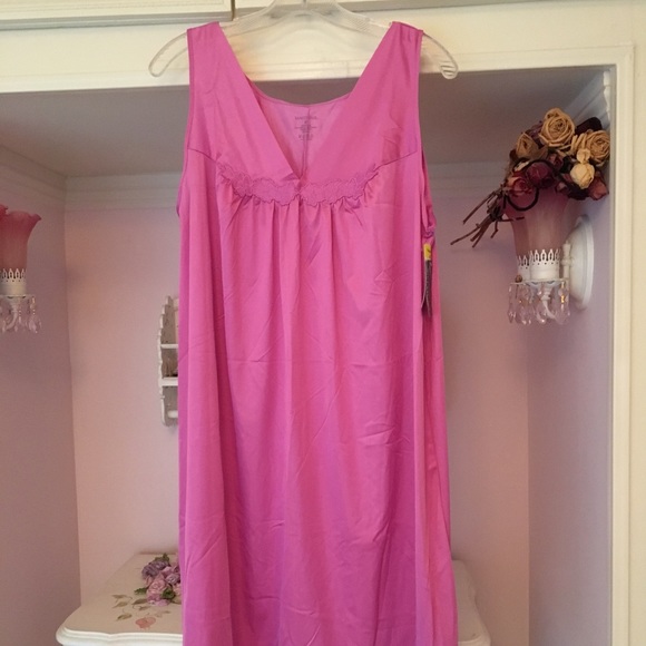 Vanity Fair Other - VANITY FAIR NIGHTGOWN M